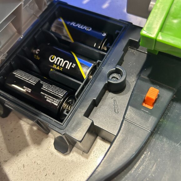 Disney Pixar Cars Motorized Super Speedway Micro Drifters Playset 2012 w/33 Cars - Picture 16 of 16